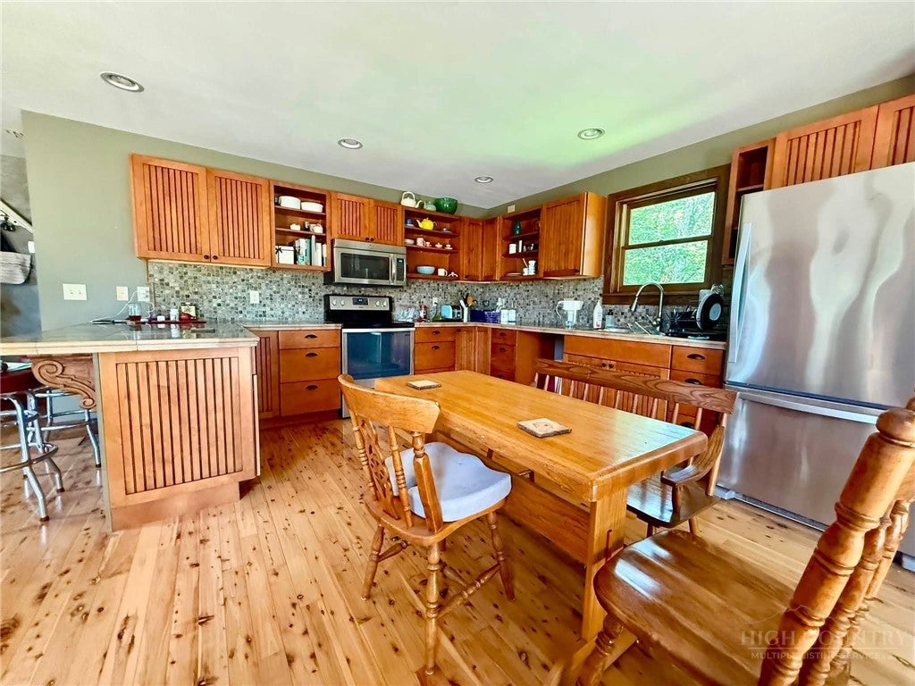 7568 Big Laurel Road