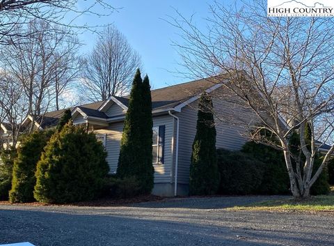 Photo of 403 Ridgecrest Avenue #2A, West Jefferson, NC 28694 (MLS # 259400)