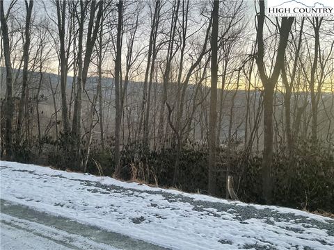 Photo of 193 Rhododendron Drive, Beech Mountain, NC 28604 (MLS # 259792)