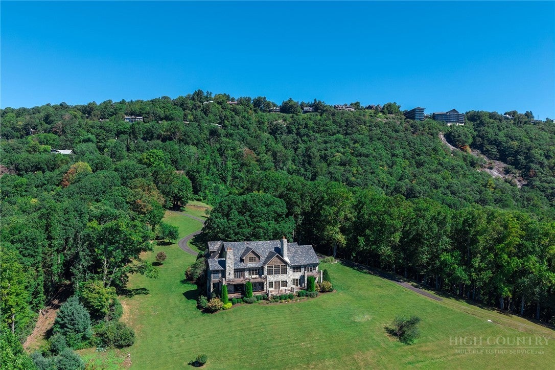 733 Dogwood Lane