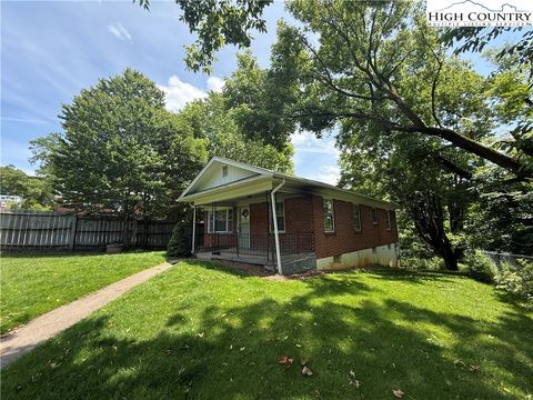Photo of 3137 N Hwy 421, Boone, NC 28607 (MLS # 256304)