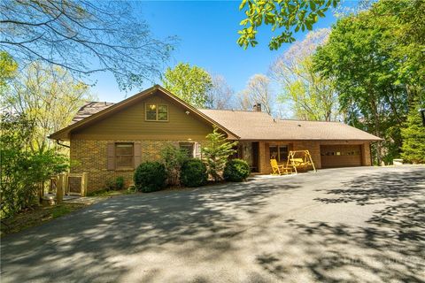 Photo of 239 Eagle Drive, Boone, NC 28607 (MLS # 261602)
