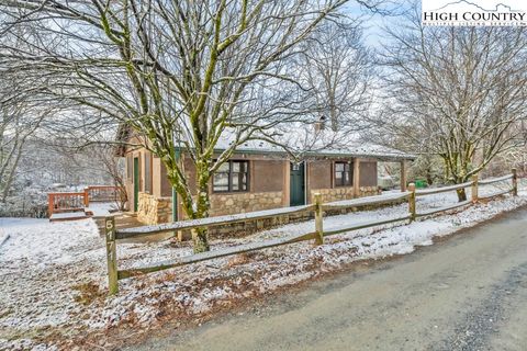 Photo of 5171 Edgemont Road, Collettsville, NC 28611 (MLS # 259339)