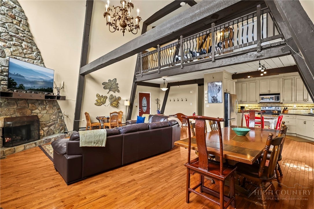 207 Pinnacle Ridge Road