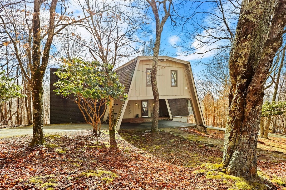 207 Pinnacle Ridge Road