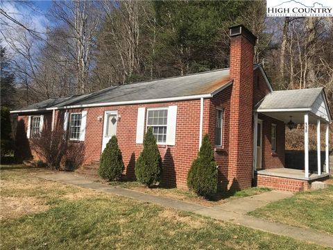 Photo of 118 Old US Highway 421, Sugar Grove, NC 28679 (MLS # 253426)