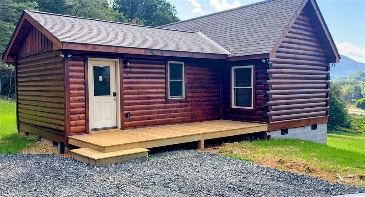 608 Willowbend Lane