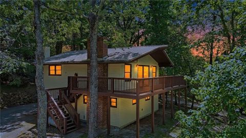 Photo of 1268 Niley Cook Drive, Blowing Rock, NC 28605 (MLS # 262151)