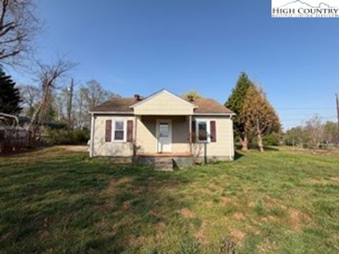 Photo of 123 Stonewood Road, Elkin, NC 28621 (MLS # 260835)