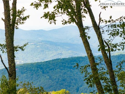 Photo of Lot T5 Timber Rock Trail, Banner Elk, NC 28604 (MLS # 256607)