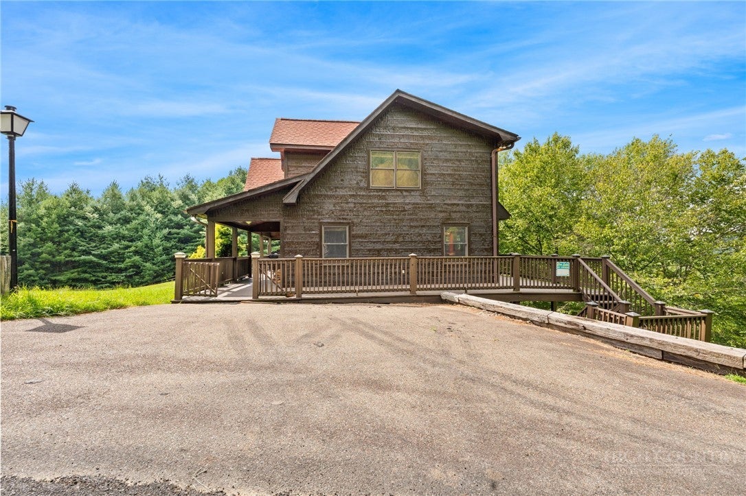 1003 Deerwood Road