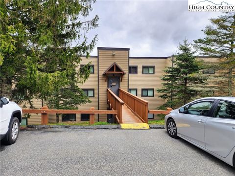 Photo of 102 Sugar Ski Drive #231, Sugar Mountain, NC 28604 (MLS # 258473)