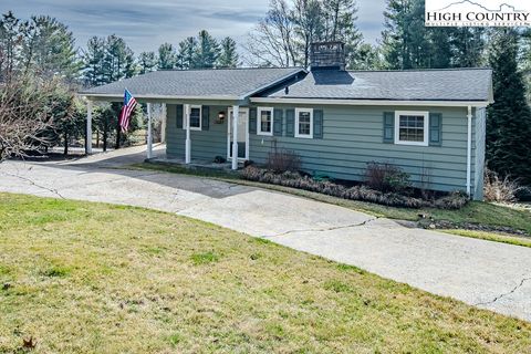 Photo of 651 Chestnut Drive, Blowing Rock, NC 28605 (MLS # 260118)