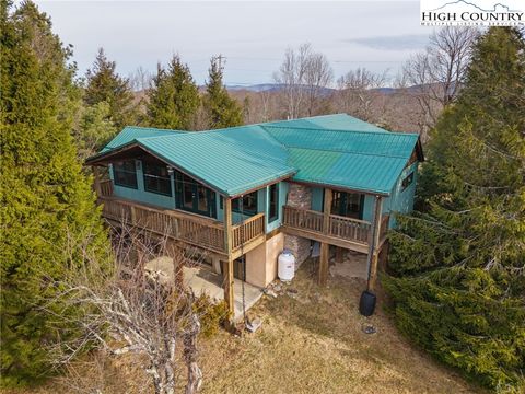 Photo of 211 Apple Way, Blowing Rock, NC 28605 (MLS # 259579)