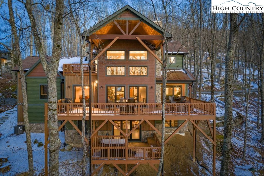 Photo of 27 Timber Rock Trail, Banner Elk, NC 28604 (MLS # 259290)