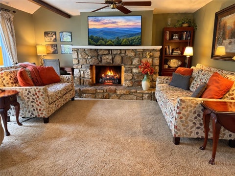 Photo of 149 Slope View Road #D19, Sugar Mountain, NC 28604 (MLS # 264399)