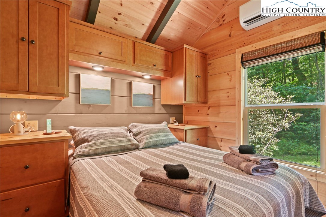 Boone, North Carolina 28607, United States, 1 Bedroom Bedrooms, ,1 BathroomBathrooms,Residential,Active,163209