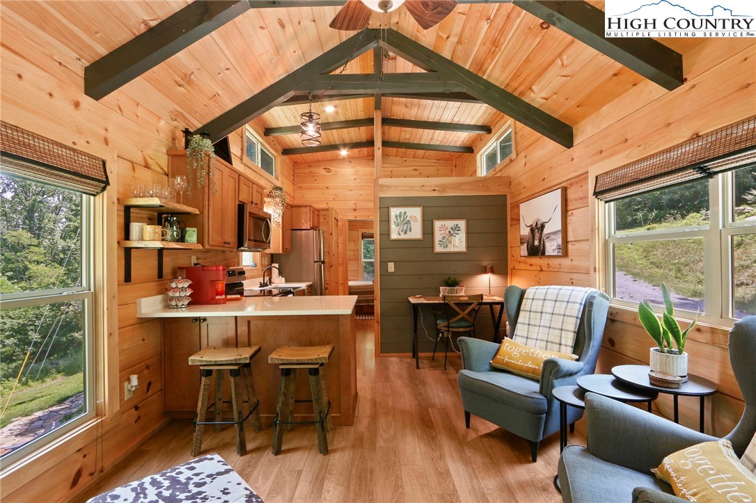 Boone, North Carolina 28607, United States, 1 Bedroom Bedrooms, ,1 BathroomBathrooms,Residential,Active,163209