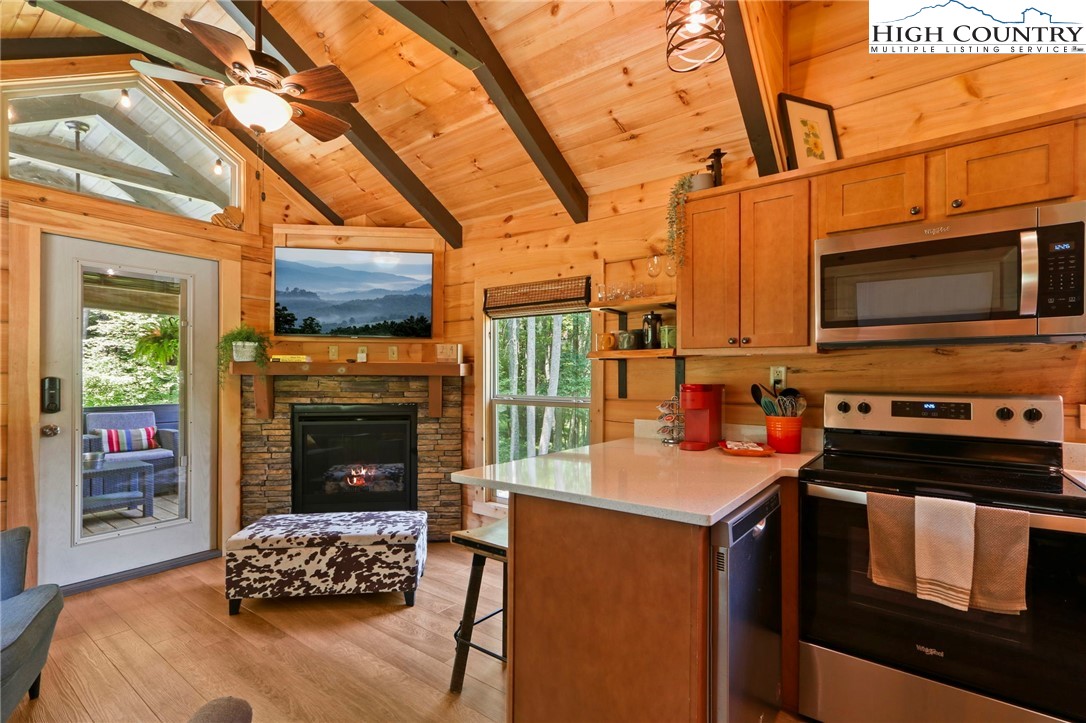 Boone, North Carolina 28607, United States, 1 Bedroom Bedrooms, ,1 BathroomBathrooms,Residential,Active,163209