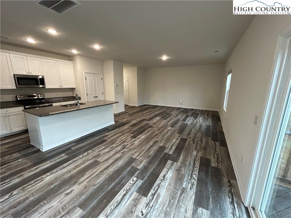 Photo of 578 NE 30th Ave. Circle, Hickory, NC 28601 (MLS # 259312)