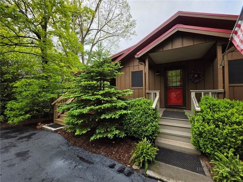 Photo of 164 Rocky Meadows, Newland, NC 28657 (MLS # 261830)