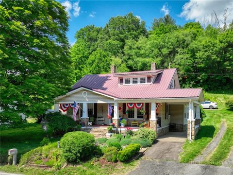 Photo of 9216 Nc Highway 194, Lansing, NC 28643 (MLS # 262590)