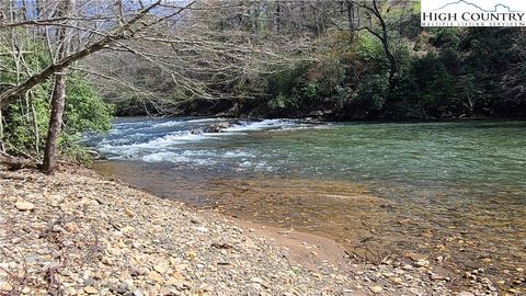 Photo of Lot 12 Toe River Lane, Newland, NC 28657 (MLS # 254340)