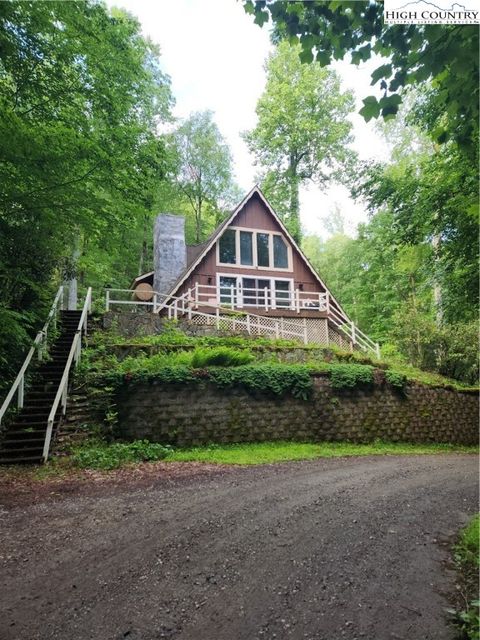 Photo of 370 Woodland Hills Drive, Elk Park, NC 28622 (MLS # 256187)