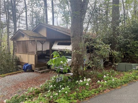 Photo of 211 Delphinium Lane, Newland, NC 28657 (MLS # 261685)