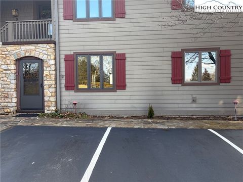 Photo of 158 Mayview Manor Court #B, Blowing Rock, NC 28605 (MLS # 259040)