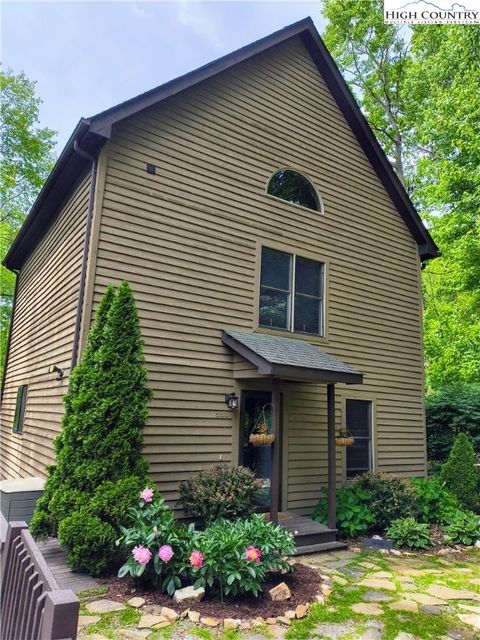 Photo of 888 Benjamin Drive, Boone, NC 28607 (MLS # 259161)