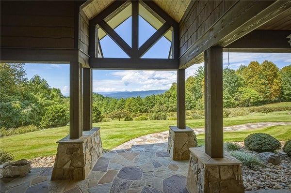 1638 JOHNS RIDGE PKWY, LENOIR, NC 28645 - Image 8fb9c8ebac9d4b0d147620fcad317a7b/610451346