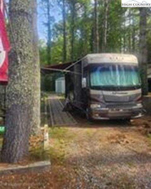 Photo of 173 Trillium Road, Newland, NC 28657 (MLS # 260618)