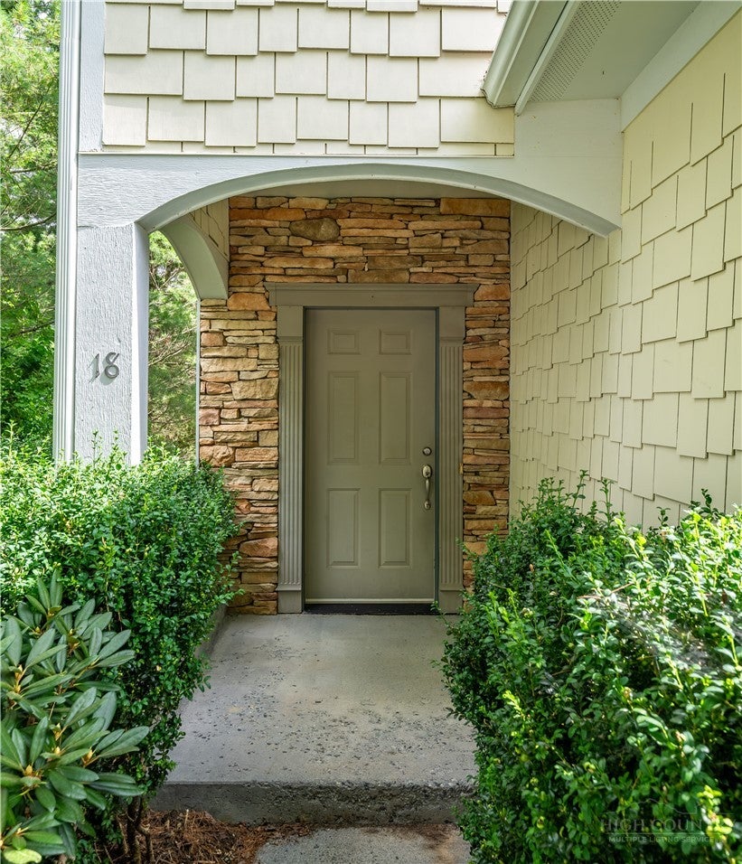 114 Charles Lowe Lane 18