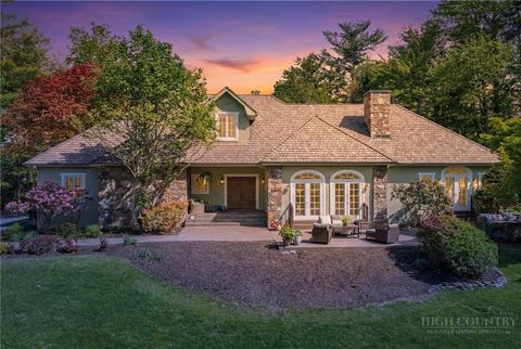 Photo of 2008 Valle Cay Drive, Vilas, NC 28692 (MLS # 260670)