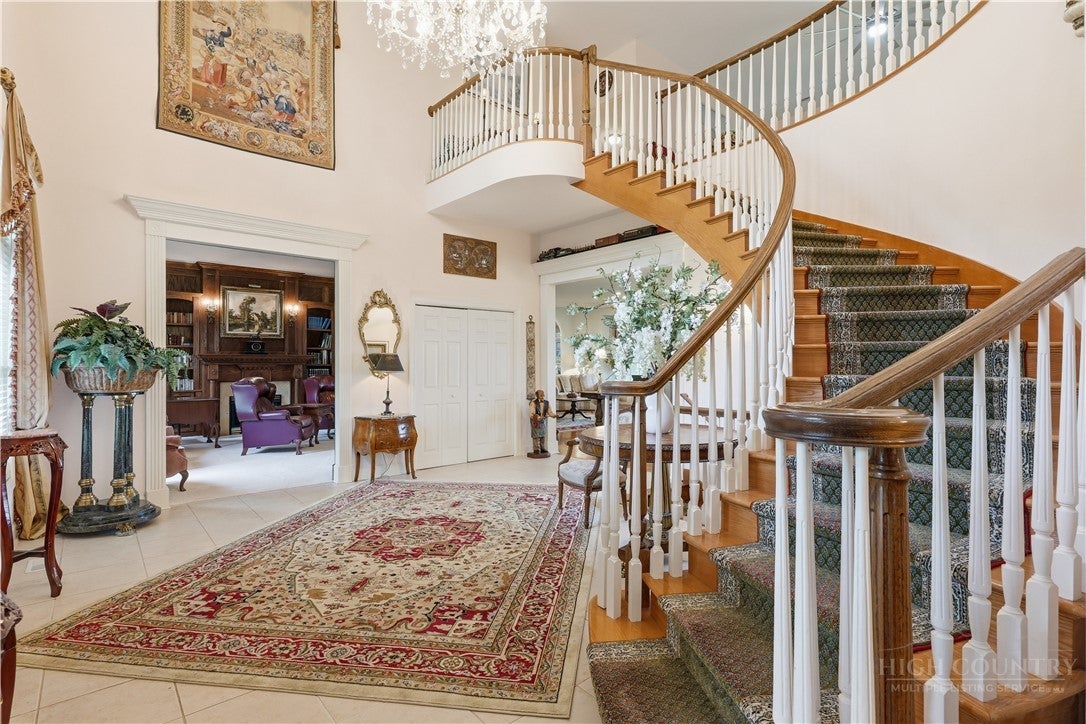 2040 Sorrento Drive