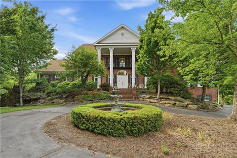 Photo of 2040 Sorrento Drive, Boone, NC 28607 (MLS # 262610)