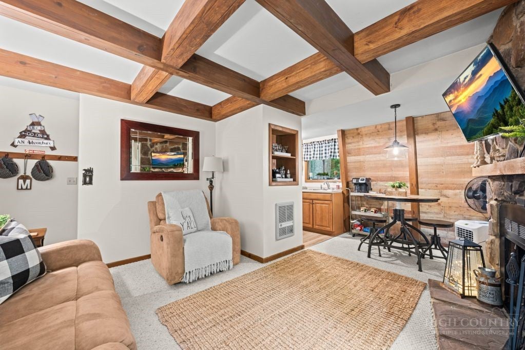 40 Hemlock Hills A