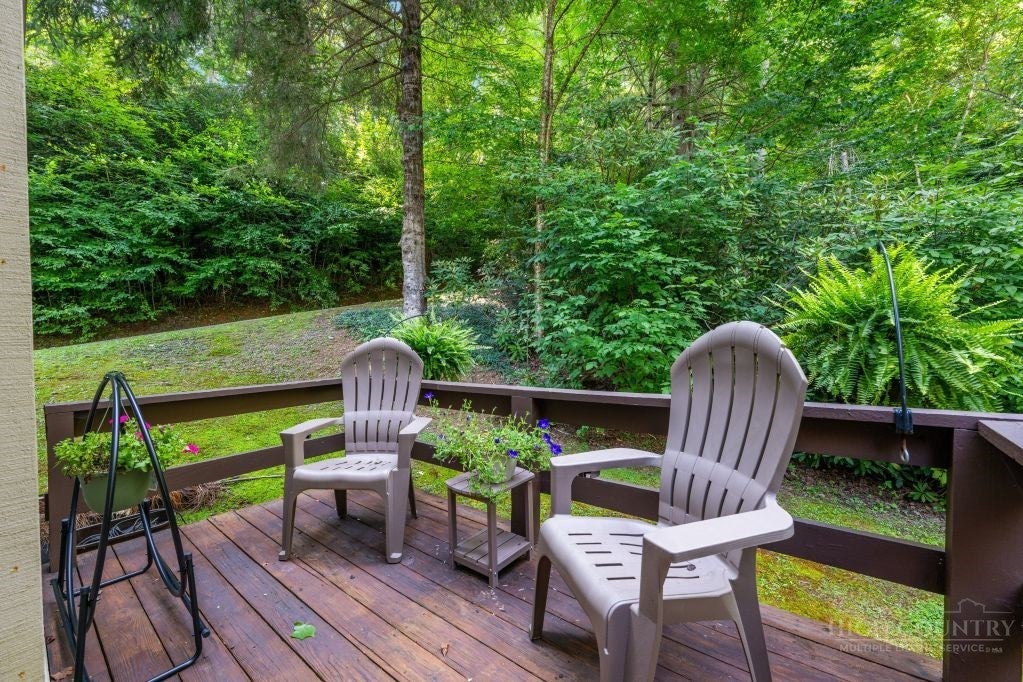40 Hemlock Hills A