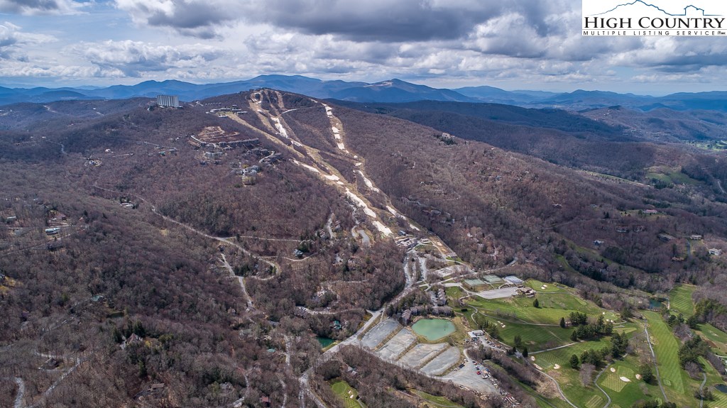 Banner Elk, North Carolina 28604, United States, ,Commercial,Active,72445