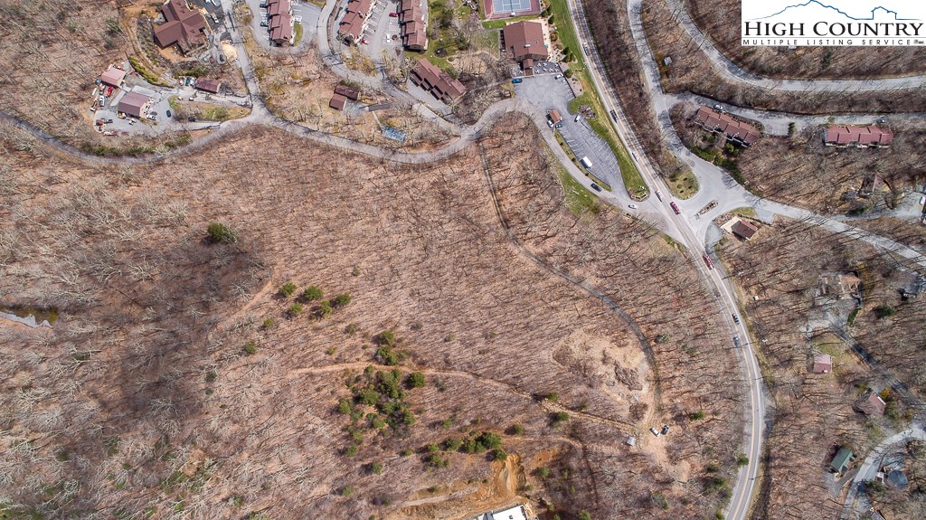 Banner Elk, North Carolina 28604, United States, ,Commercial,Active,72445