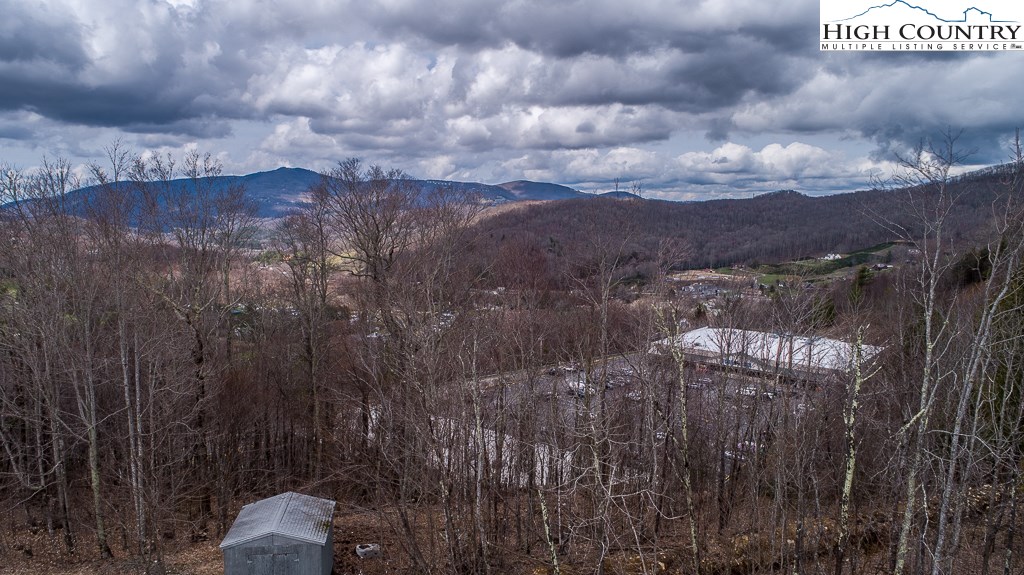 Banner Elk, North Carolina 28604, United States, ,Commercial,Active,72445