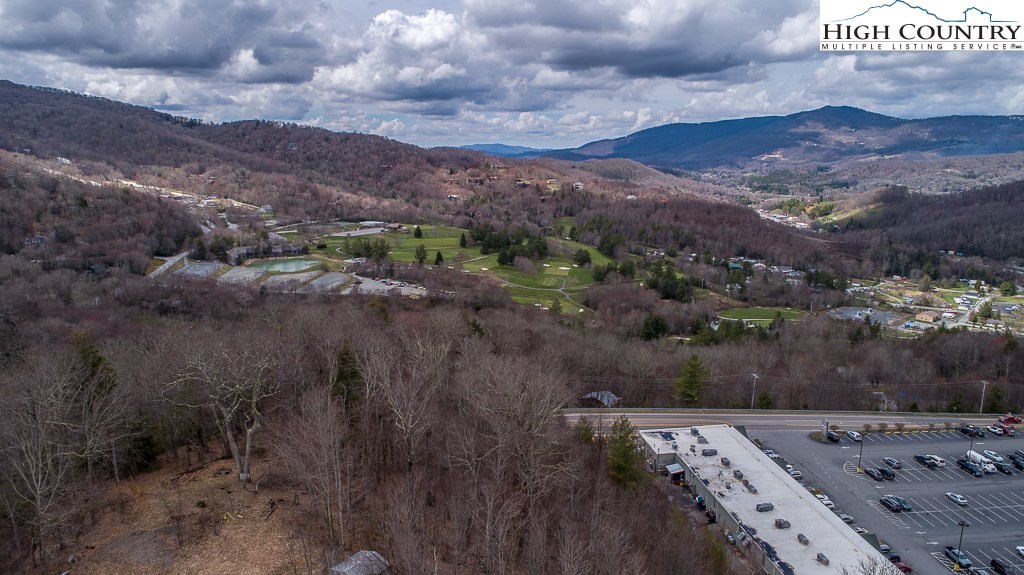 Banner Elk, North Carolina 28604, United States, ,Commercial,Active,72445