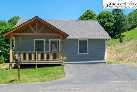 Photo of 555 Townhomes Place #32, Boone, NC 28607 (MLS # 241192)