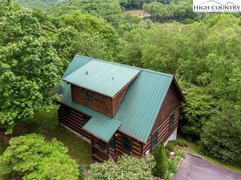Photo of 200 Apple Ridge Lane, Blowing Rock, NC 28605 (MLS # 255166)