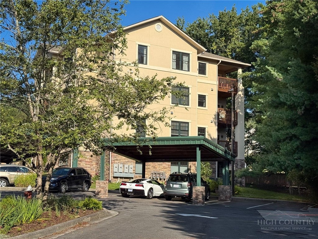 155 Gateway Drive 302