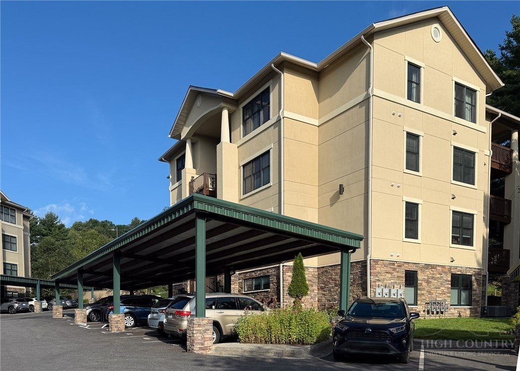 155 Gateway Drive 302