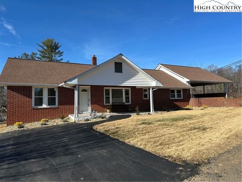 Photo of 290 Riverview Drive, Sparta, NC 28675 (MLS # 259342)