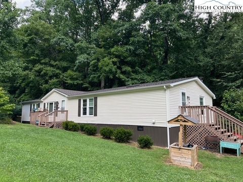 Photo of 1980 Mountain Dale Road, Vilas, NC 28692 (MLS # 257084)