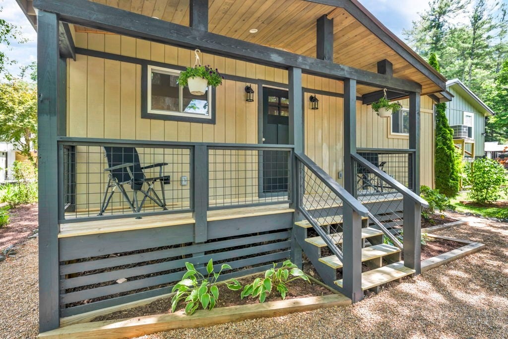 Photo of 209 Meadow Loop, Newland, NC 28657 (MLS # 262810)